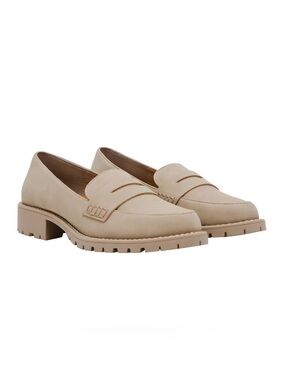 NIB Dolce Vita Crisp Slip On Lug Loafers Dune Size 7 Shoes Vegan Chunky Heel